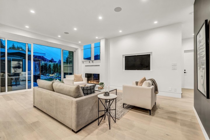 Photo 3 at 4500 Canterbury Crescent, Forest Hills NV, North Vancouver