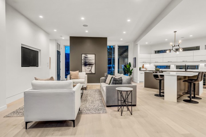 Photo 5 at 4500 Canterbury Crescent, Forest Hills NV, North Vancouver