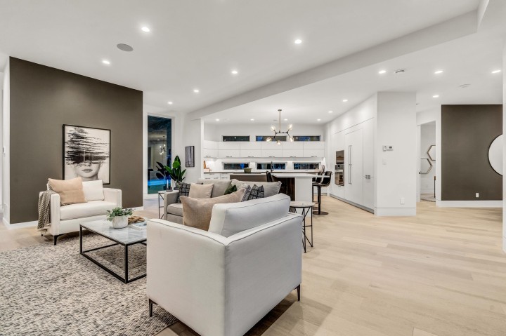 Photo 4 at 4500 Canterbury Crescent, Forest Hills NV, North Vancouver