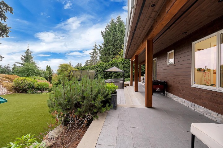 Photo 35 at 3706 Southridge Place, Westmount WV, West Vancouver