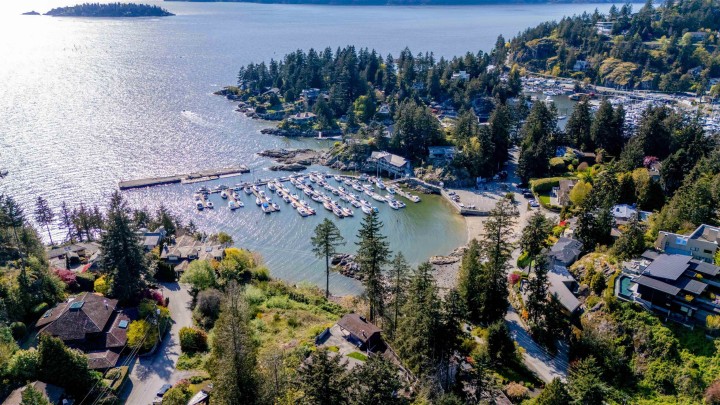 Photo 9 at 5252 Marine Drive, Caulfeild, West Vancouver