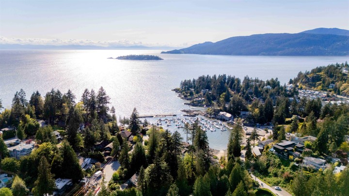 Photo 8 at 5252 Marine Drive, Caulfeild, West Vancouver