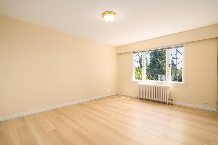 Photo 5 at 1371 Mathers Avenue, Ambleside, West Vancouver