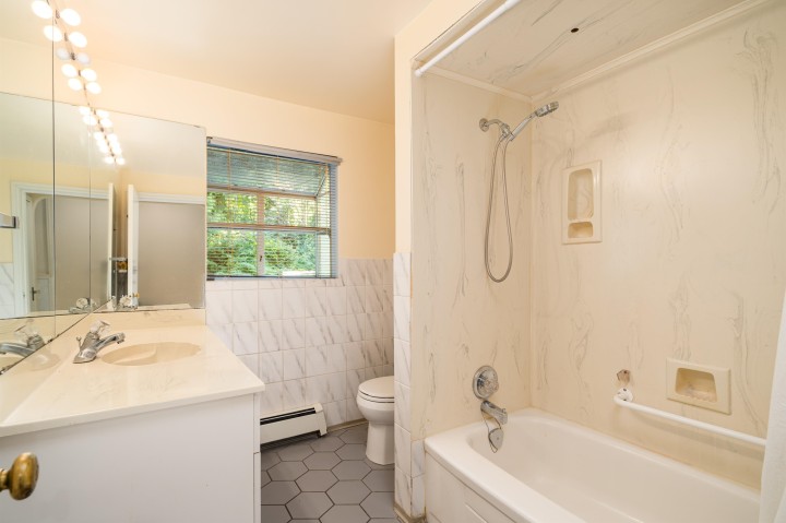 Photo 14 at 1371 Mathers Avenue, Ambleside, West Vancouver