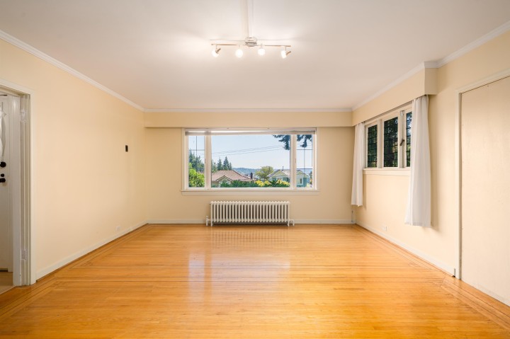 Photo 11 at 1371 Mathers Avenue, Ambleside, West Vancouver