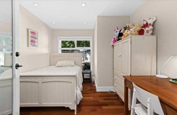 Photo 14 at 81 Morven Drive, Glenmore, West Vancouver