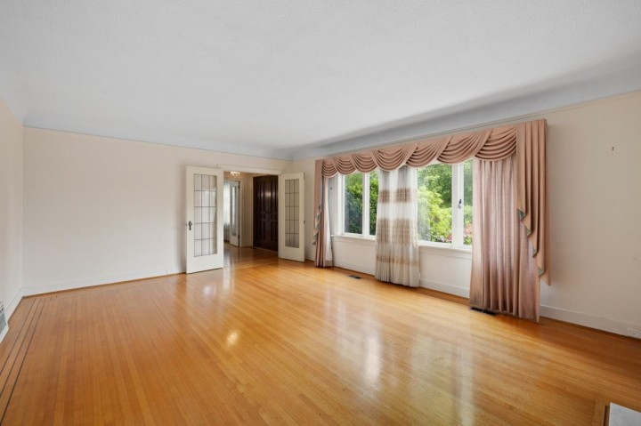 Photo 6 at 2676 W 33rd Avenue, MacKenzie Heights, Vancouver West