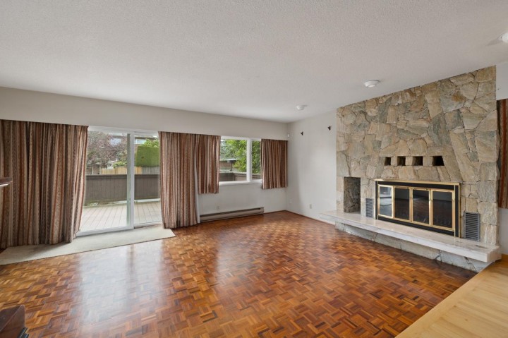 Photo 13 at 2676 W 33rd Avenue, MacKenzie Heights, Vancouver West