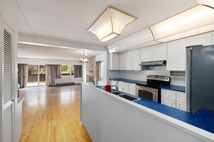 Photo 8 at 2676 W 33rd Avenue, MacKenzie Heights, Vancouver West