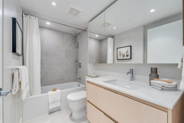 Photo 17 at 610 - 1500 Fern Street, Lynnmour, North Vancouver