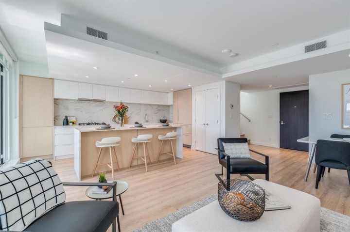 Photo 7 at 610 - 1500 Fern Street, Lynnmour, North Vancouver