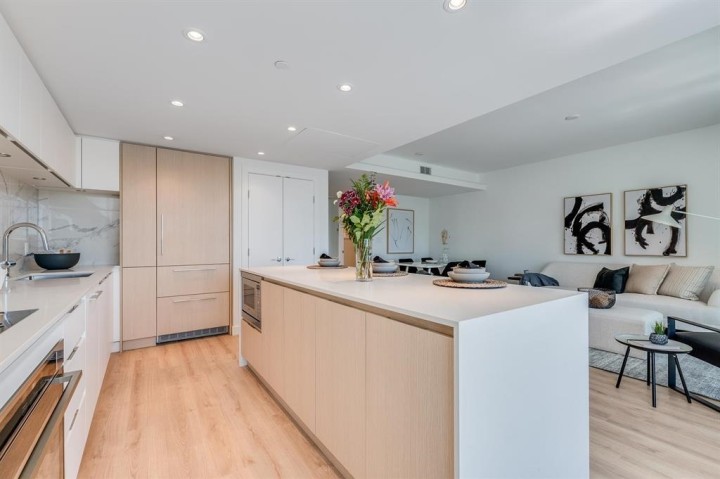 Photo 5 at 610 - 1500 Fern Street, Lynnmour, North Vancouver