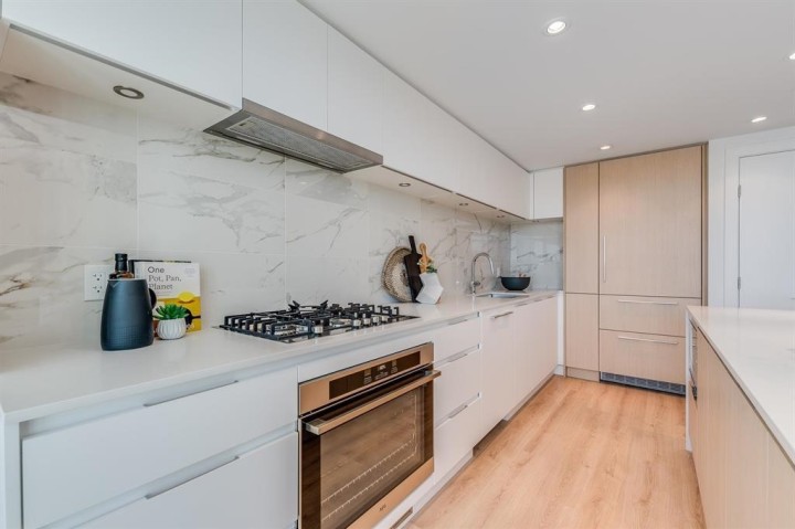 Photo 9 at 610 - 1500 Fern Street, Lynnmour, North Vancouver