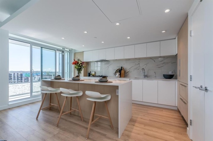 Photo 4 at 610 - 1500 Fern Street, Lynnmour, North Vancouver