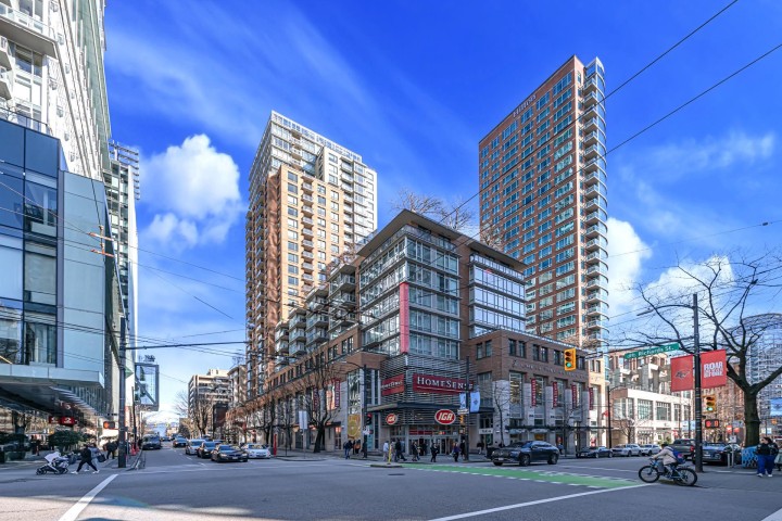 Photo 2 at 2005 - 788 Richards Street, Downtown VW, Vancouver West