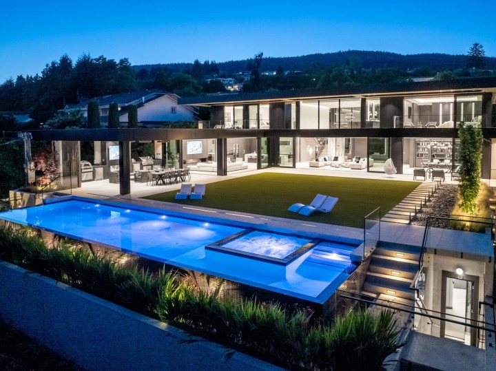 Photo 2 at 690 Knockmaroon Road, British Properties, West Vancouver