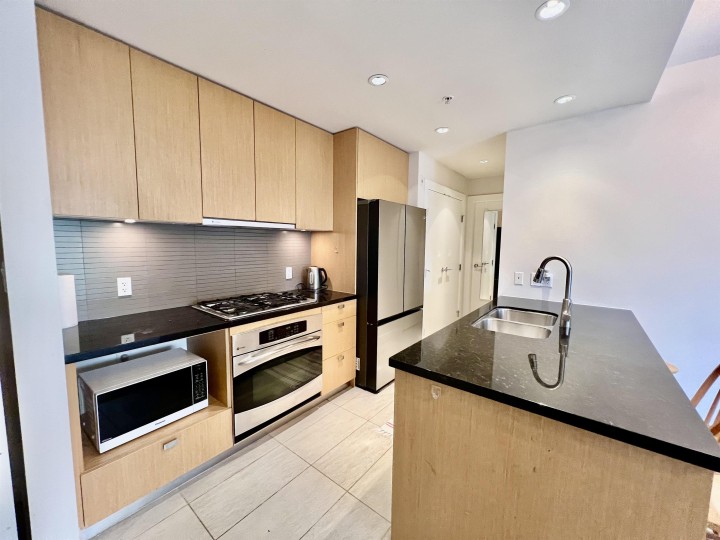 Photo 9 at 201 - 6080 Iona Drive, University VW, Vancouver West