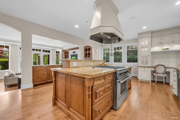 Photo 12 at 4513 Caulfeild Lane, Caulfeild, West Vancouver