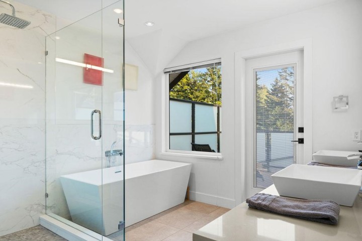 Photo 23 at 105 Monte Vista Court, Upper Lonsdale, North Vancouver