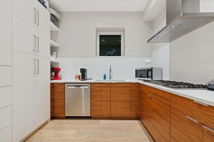 Photo 16 at 105 Monte Vista Court, Upper Lonsdale, North Vancouver