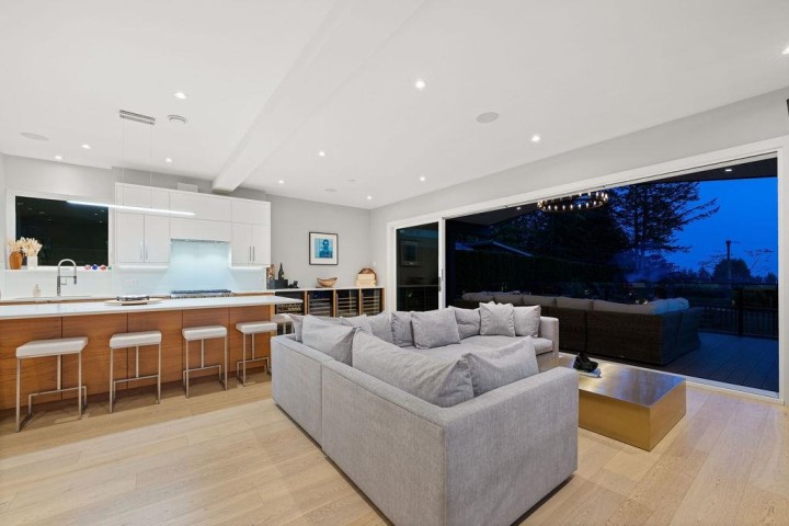 Photo 12 at 105 Monte Vista Court, Upper Lonsdale, North Vancouver