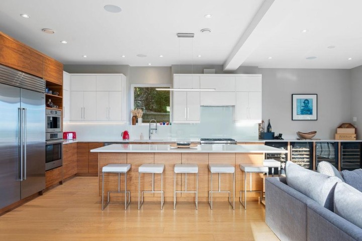 Photo 7 at 105 Monte Vista Court, Upper Lonsdale, North Vancouver