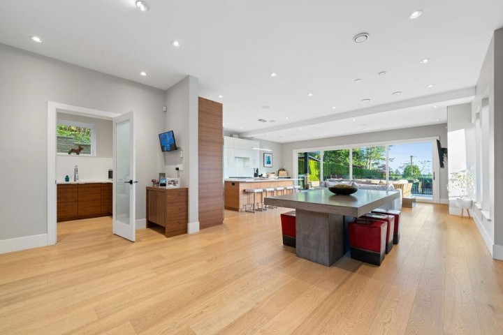 Photo 5 at 105 Monte Vista Court, Upper Lonsdale, North Vancouver