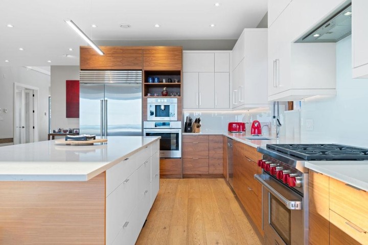 Photo 9 at 105 Monte Vista Court, Upper Lonsdale, North Vancouver