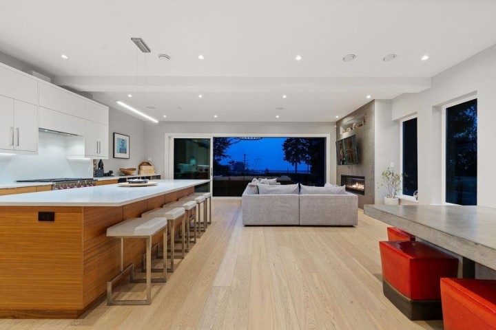 Photo 10 at 105 Monte Vista Court, Upper Lonsdale, North Vancouver