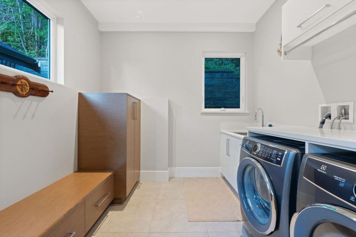 Photo 18 at 105 Monte Vista Court, Upper Lonsdale, North Vancouver