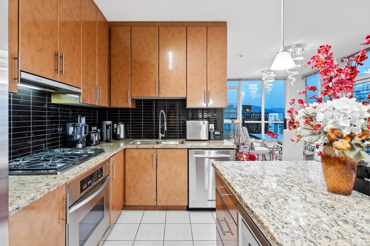 Photo 13 at 3303 - 1189 Melville Street, Coal Harbour, Vancouver West