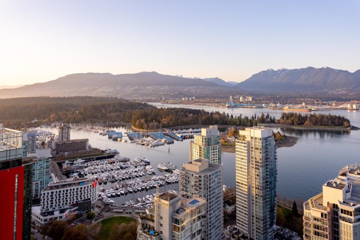 Photo 32 at 3303 - 1189 Melville Street, Coal Harbour, Vancouver West