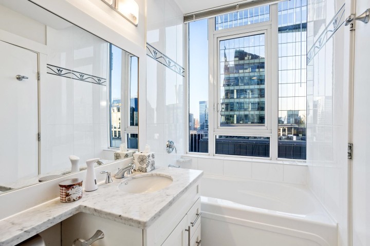 Photo 30 at 3303 - 1189 Melville Street, Coal Harbour, Vancouver West