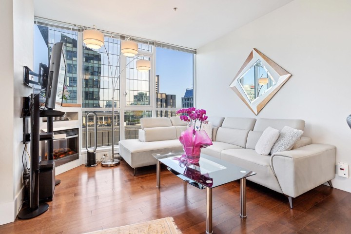 Photo 21 at 3303 - 1189 Melville Street, Coal Harbour, Vancouver West