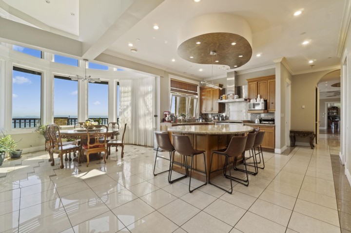 Photo 13 at 2523 Marr Creek Court, Whitby Estates, West Vancouver