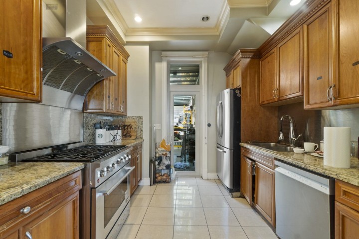 Photo 12 at 2523 Marr Creek Court, Whitby Estates, West Vancouver