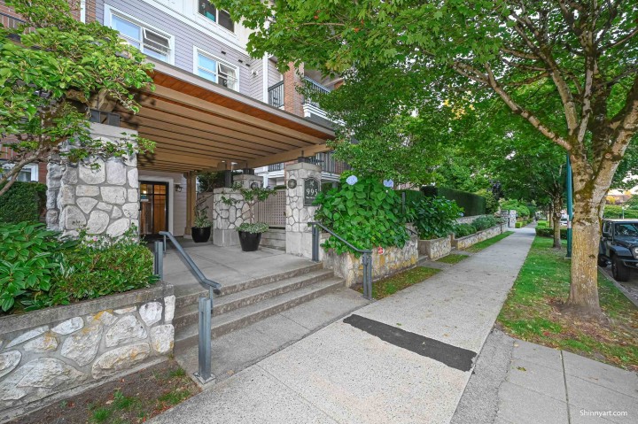 Photo 1 at 401 - 995 W 59th Avenue, South Cambie, Vancouver West