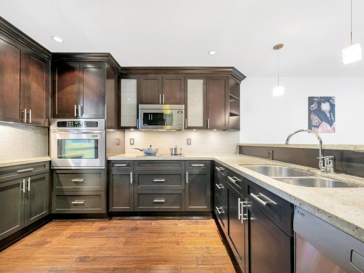 Photo 4 at 204 - 3788 W 10th Avenue, Point Grey, Vancouver West