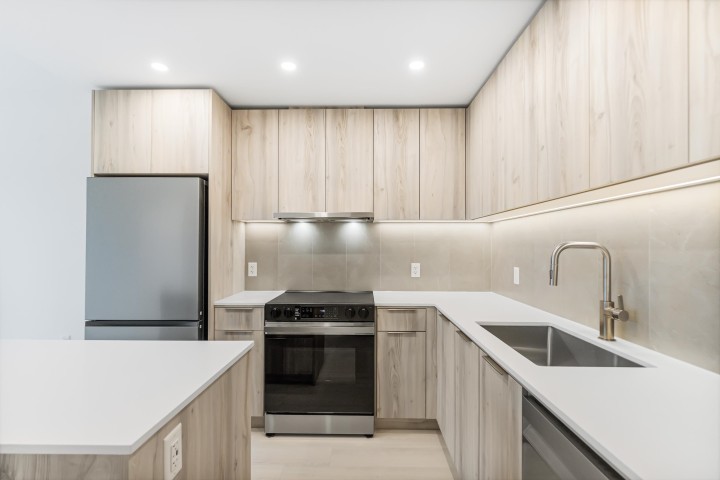 Photo 3 at 603 - 3596 Malsum Drive, Roche Point, North Vancouver