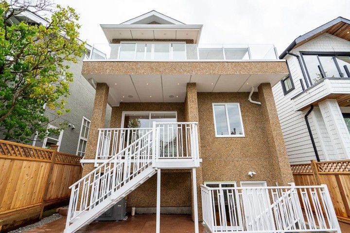 Photo 35 at 2561 W 2nd Avenue, Kitsilano, Vancouver West