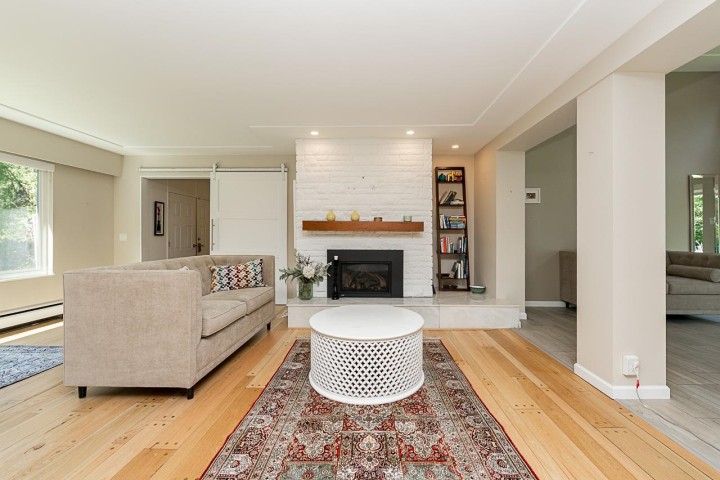 Photo 2 at 4151 Tytahun Crescent, University VW, Vancouver West