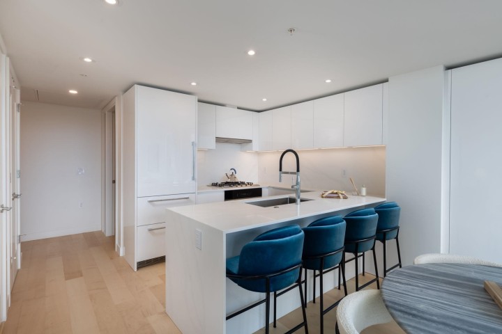 Photo 9 at 901 - 135 E 13th Street, Central Lonsdale, North Vancouver