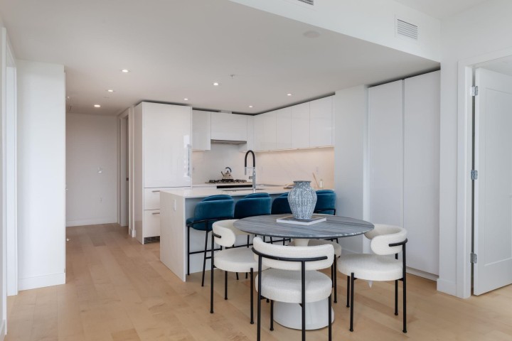 Photo 8 at 901 - 135 E 13th Street, Central Lonsdale, North Vancouver