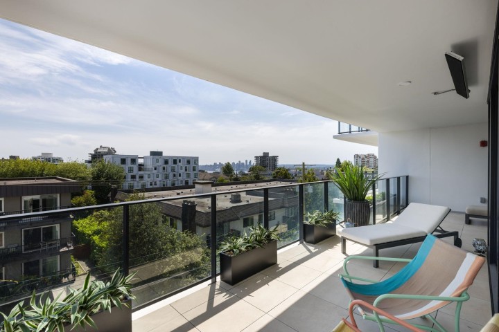 Photo 32 at 302 - 135 E 13th Street, Central Lonsdale, North Vancouver