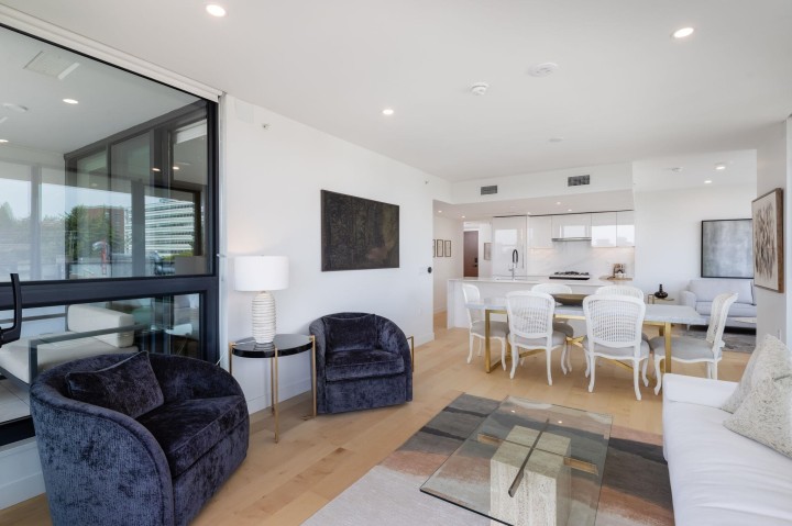 Photo 5 at 302 - 135 E 13th Street, Central Lonsdale, North Vancouver