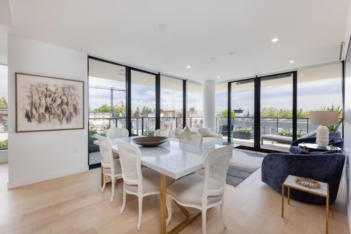 Photo 9 at 302 - 135 E 13th Street, Central Lonsdale, North Vancouver