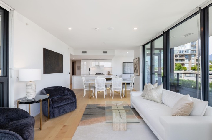 Photo 4 at 302 - 135 E 13th Street, Central Lonsdale, North Vancouver