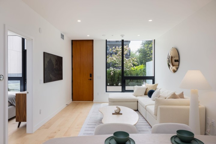 Photo 5 at TH1 - 135 E 13th Street, Central Lonsdale, North Vancouver