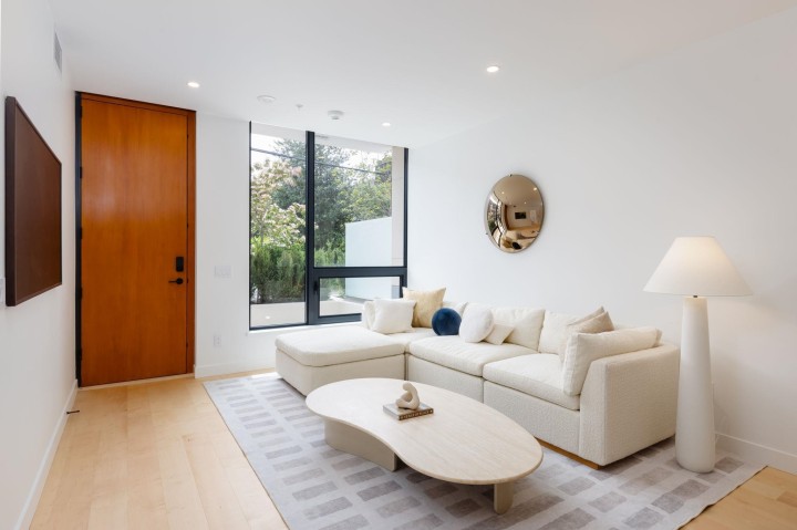 Photo 9 at TH1 - 135 E 13th Street, Central Lonsdale, North Vancouver