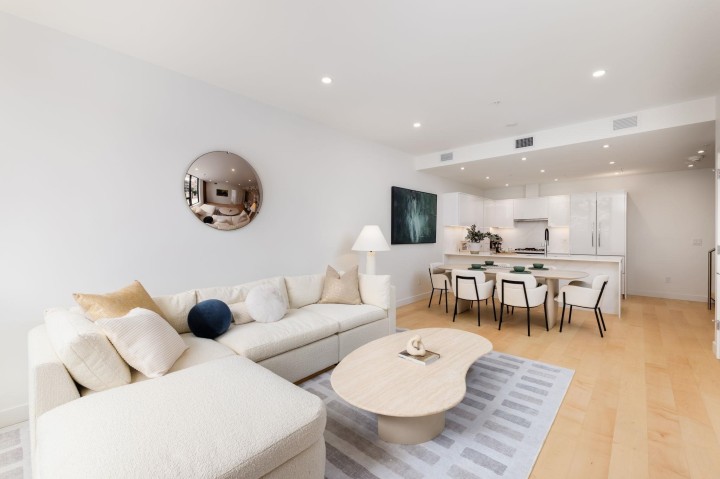 Photo 10 at TH1 - 135 E 13th Street, Central Lonsdale, North Vancouver